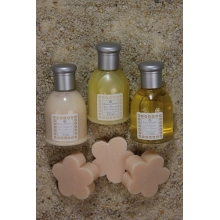 Coffret seau hammam fleur oranger 1 gel douche, 1 bain moussant, 1 lait corporel, 3 savons 25gr