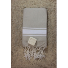 Coffret cadeau Fouta "L'impéccable" Fouta plate beige 1x2m+ savon végétal jasmin 100gr